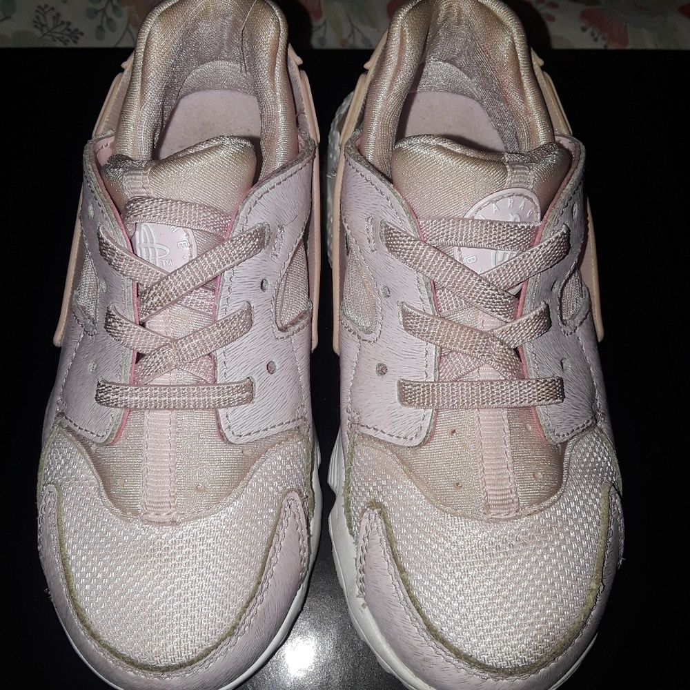 Girls shoes